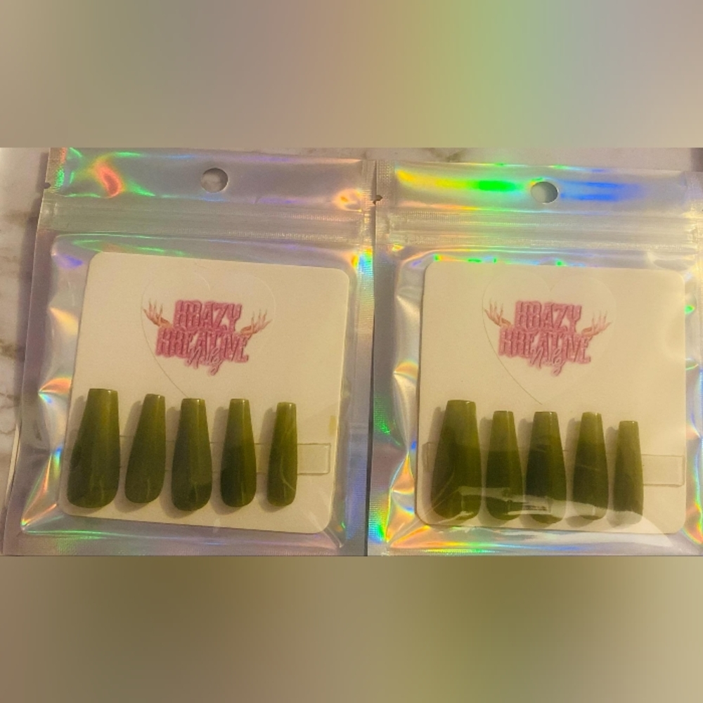 Press on nails